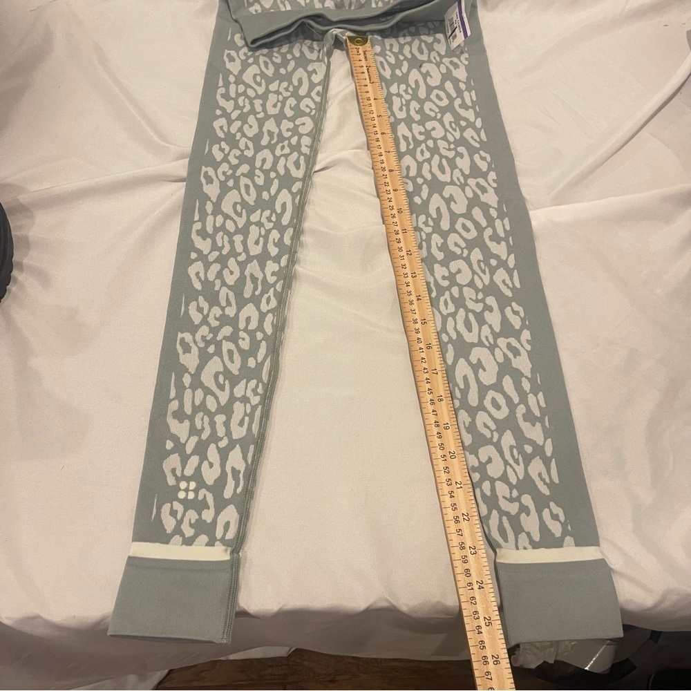 Sweaty Betty Leopard Jacquard Base Layer
Leggings Blue/Greenish Paint
Jacquard - Picture 9 of 10